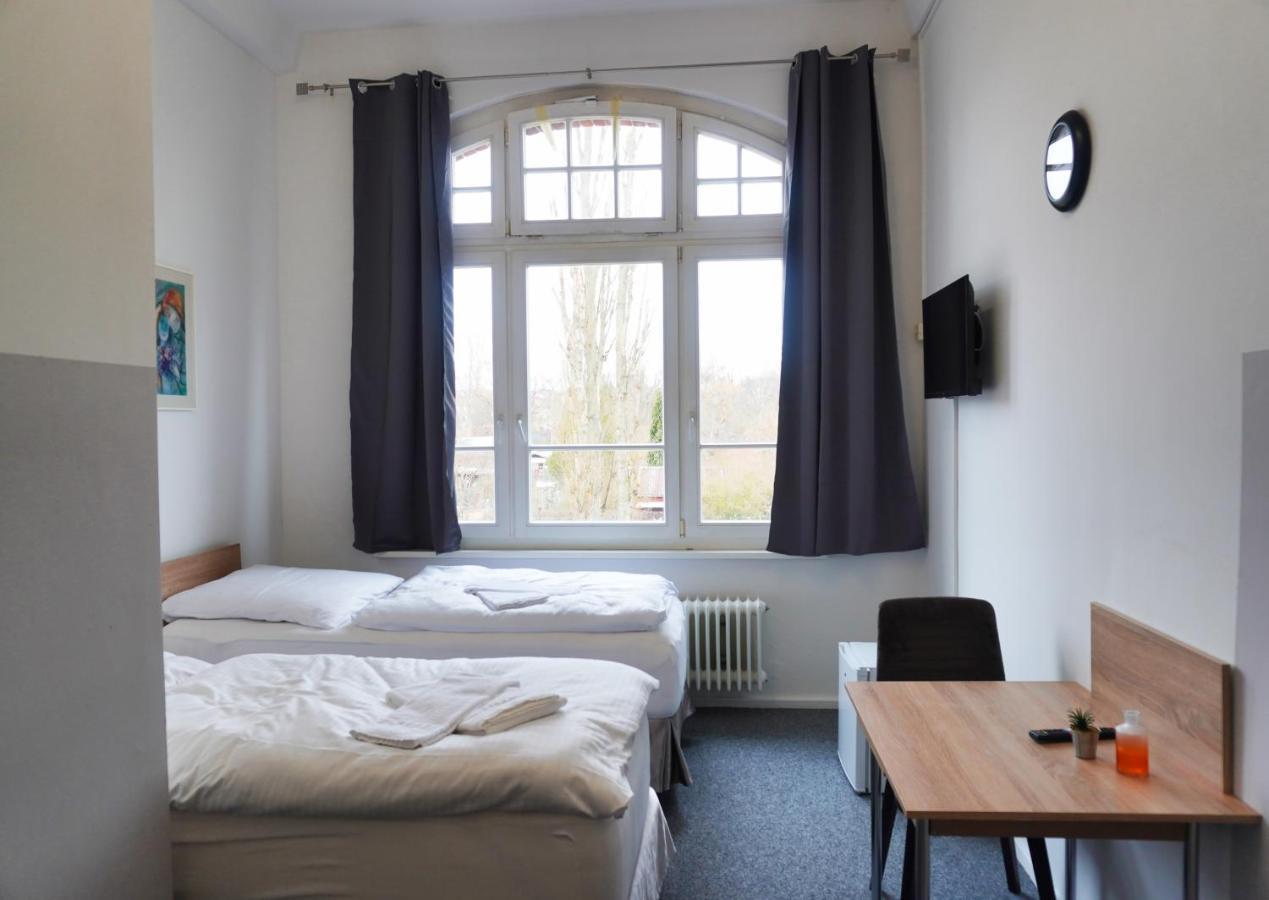 Motel Home Wittenau ベルリン エクステリア 写真