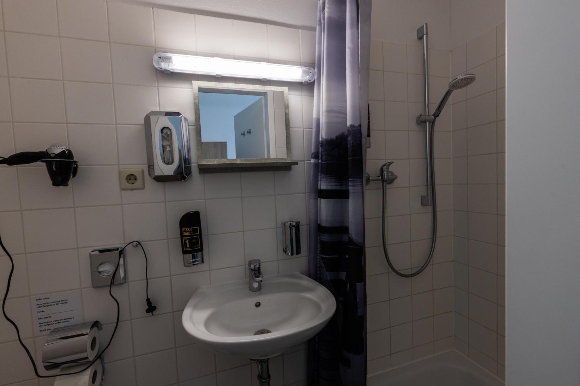 Motel Home Wittenau ベルリン エクステリア 写真